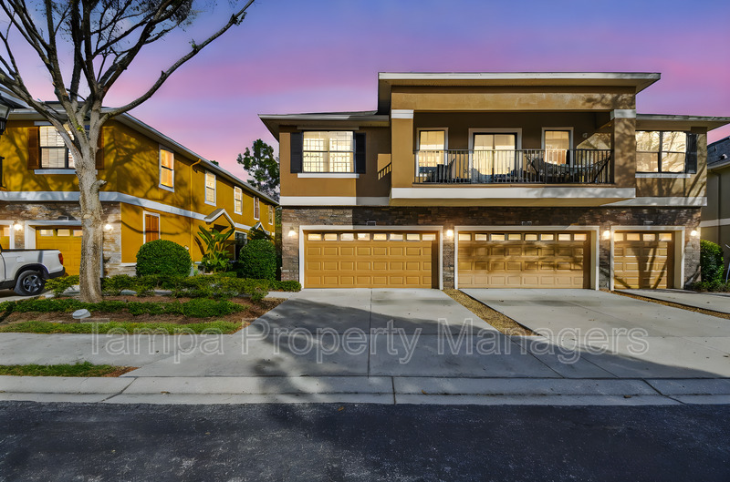 Lithia Townhome: 5704 Kingletsound Pl