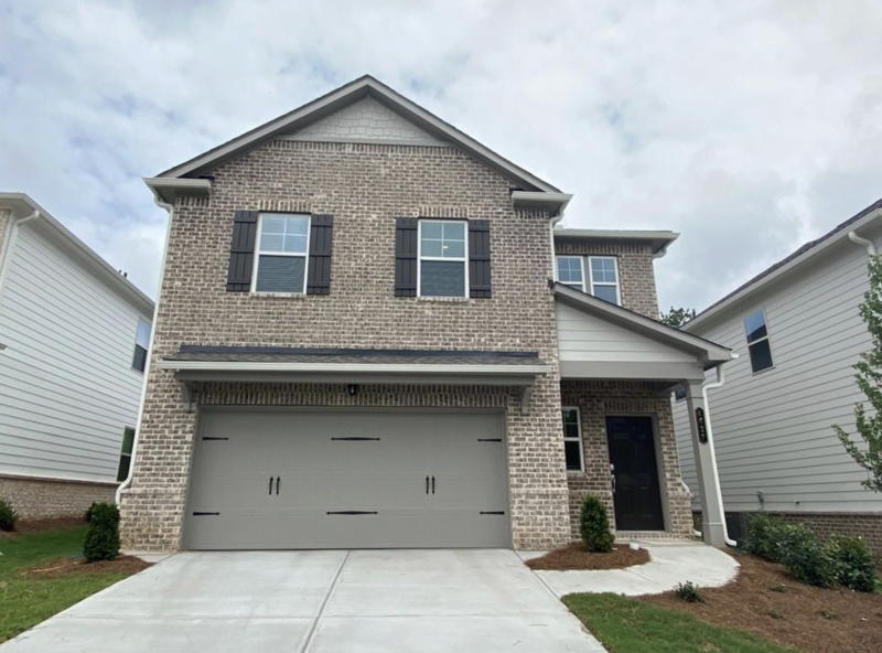 Hoschton House: 4627 Waxwing Street