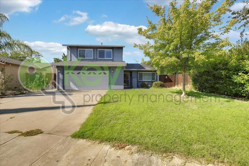 Sacramento House: 7005 Woodside Drive