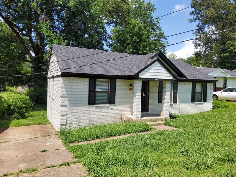 Memphis House: 1700 Corning Ave