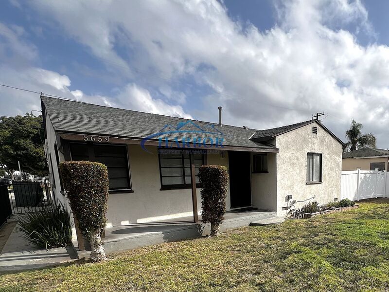 Hawthorne House: 3659 West El Segundo Boulevard