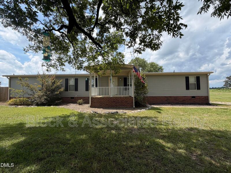 Lillington House: 4247 Spring Hill Church Rd