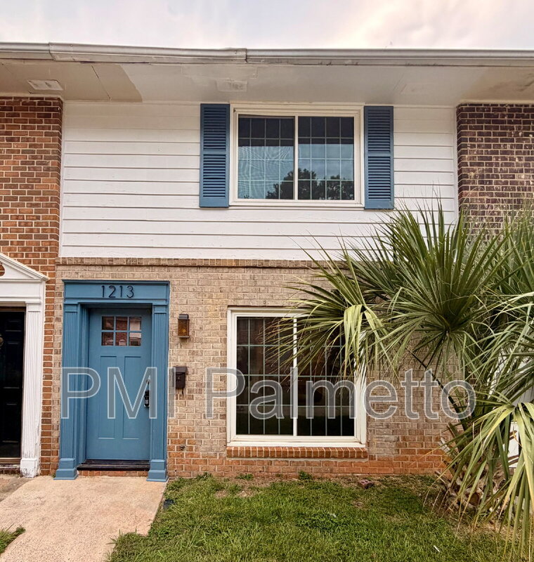 Columbia Townhome: 1213 Grove Park Ln
