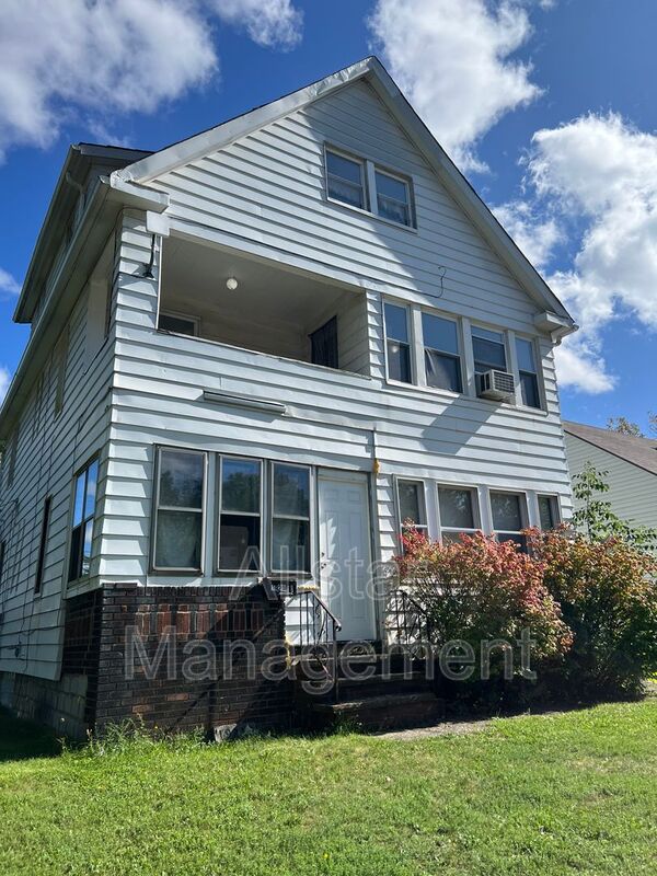Cleveland Condo: 19210 Firwood Road