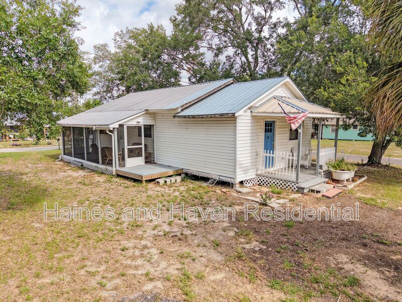 Frostproof House: 120 Chesney Blvd