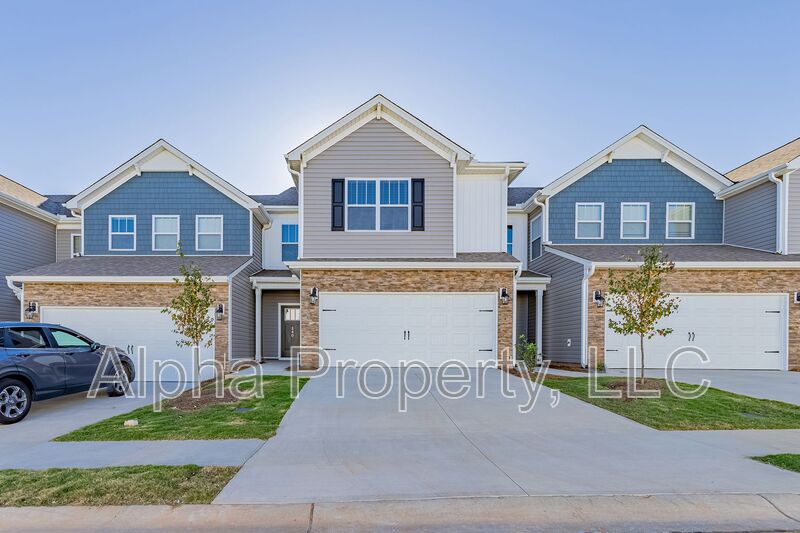 Greer Townhome: 540 Yellow Fox Rd