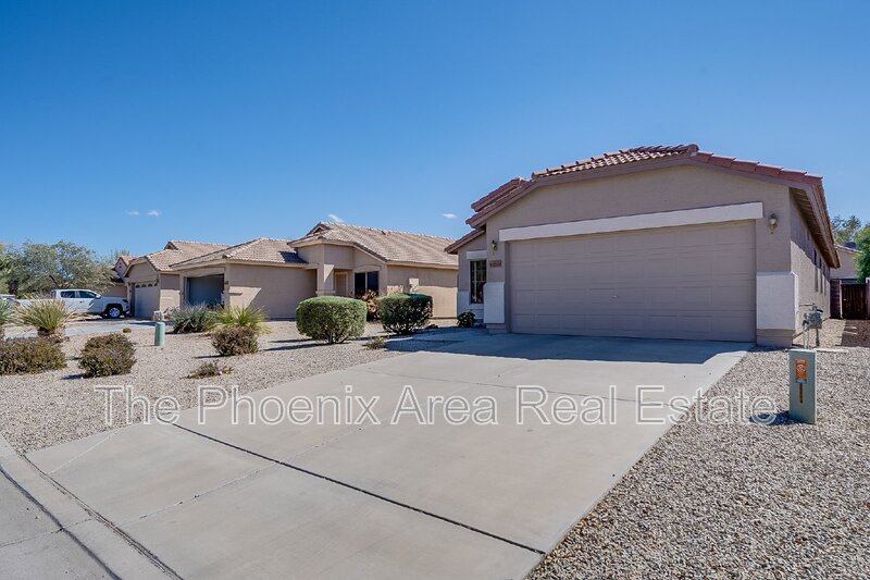 San Tan Valley House: 40219 N Cassara Dr