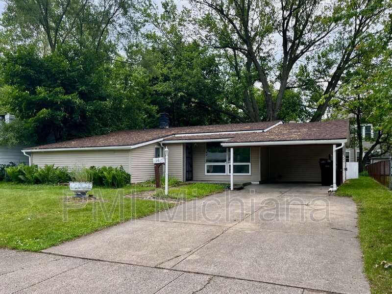 South Bend House: 3110 Voll Lane