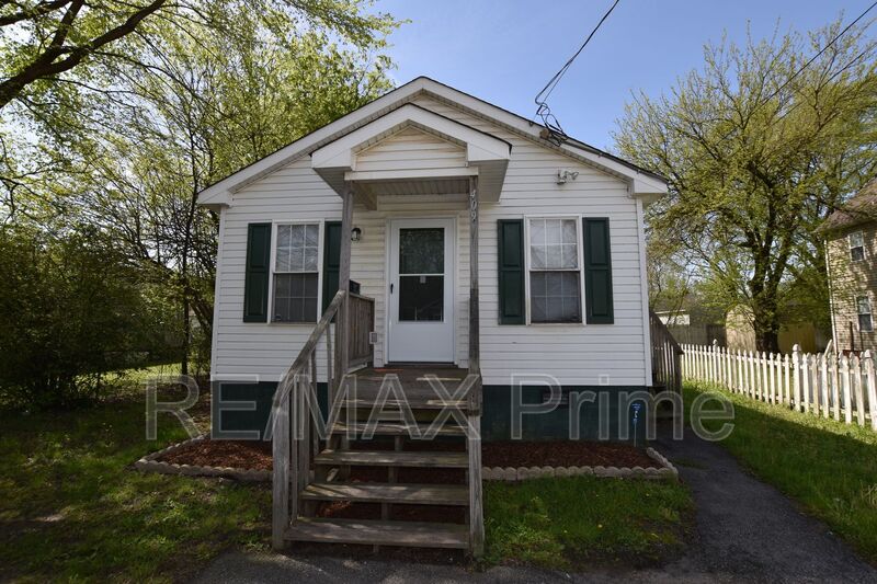 Suffolk House: 409 Hunter Street