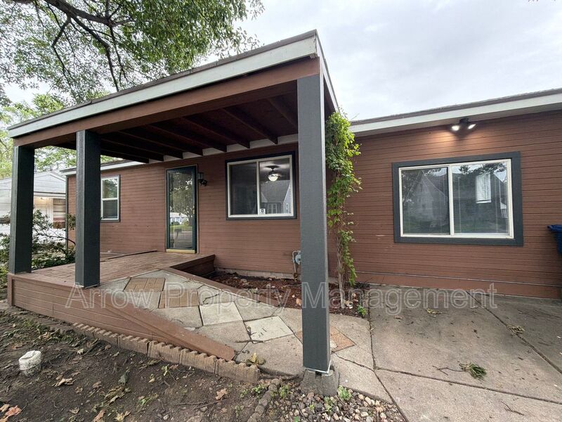 Lincoln House: 2122 North 32nd Street