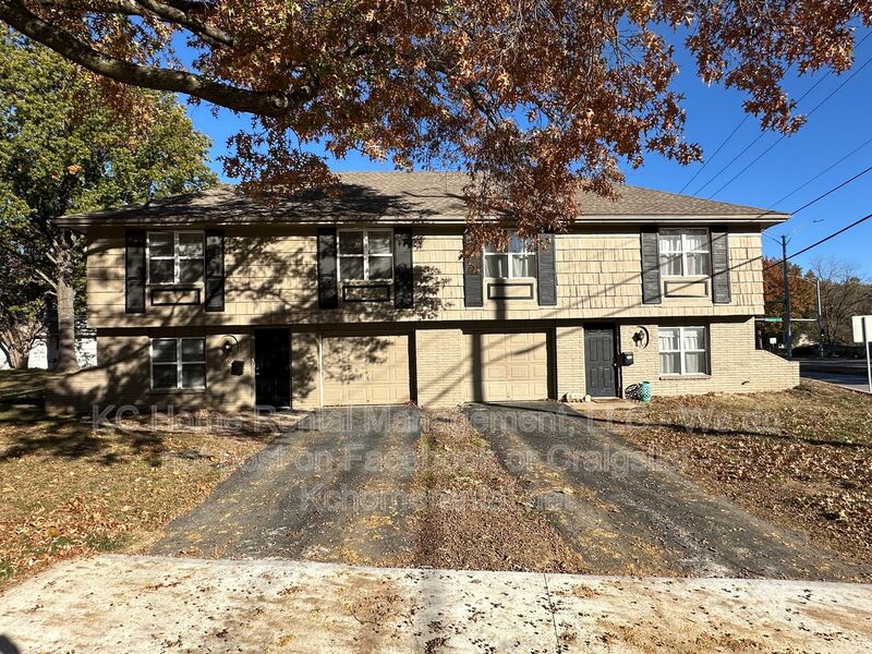 Overland Park Condo: 10906 W 95th St