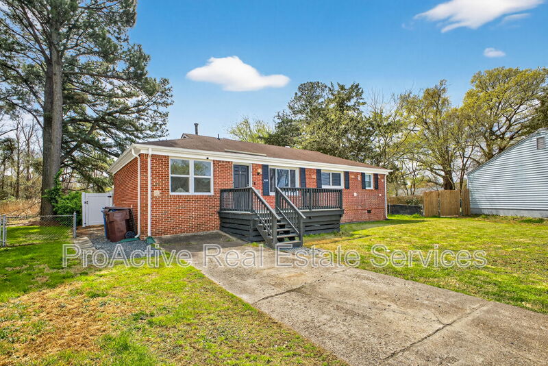 Chesapeake House: 2012 Midway Avenue