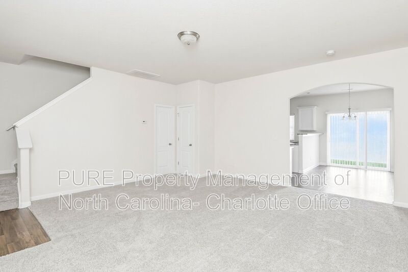 Charlotte House: 6008 Vista Woods Lane