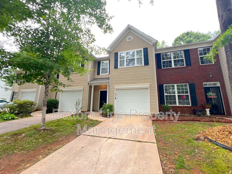 Charlotte Townhome: 7637 Abigail Glen Dr
