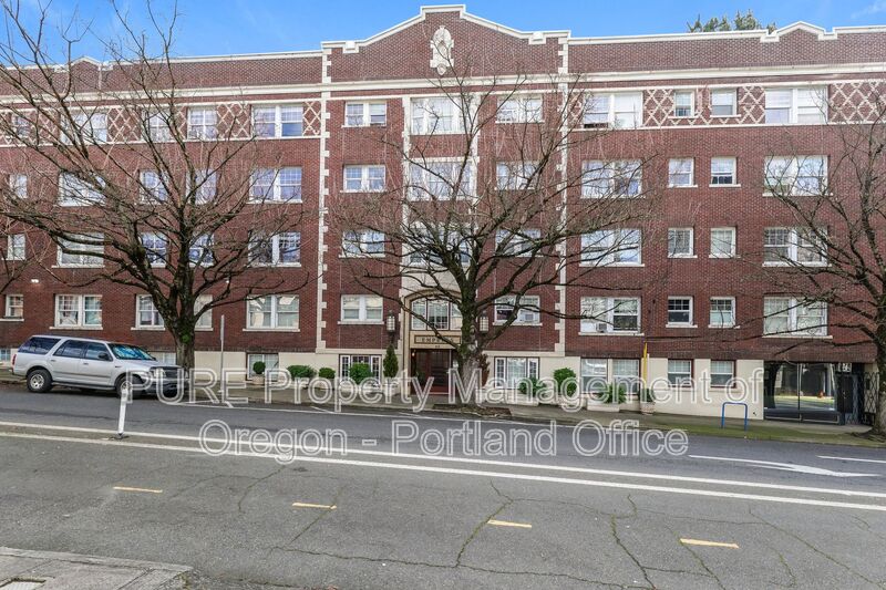 Portland House: 20 NW 16th Ave