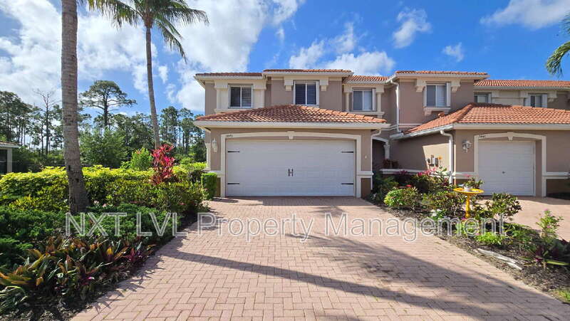 Cape Coral Townhome: 2448 Laurentina Ln