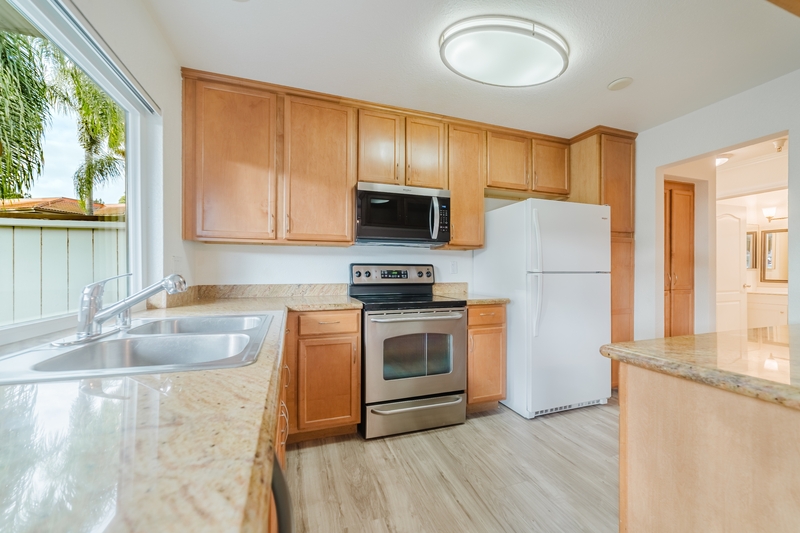 Oceanside Condo: 615 Fredricks Avenue