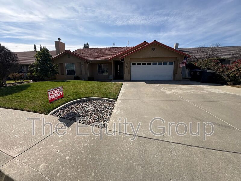 Visalia House: 1031 N. Crenshaw St