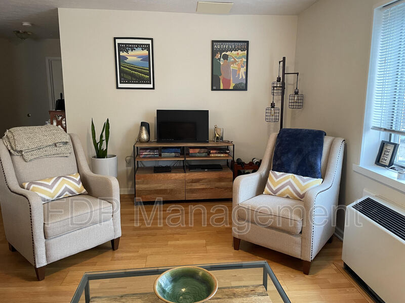 Rochester House: 660 East Avenue