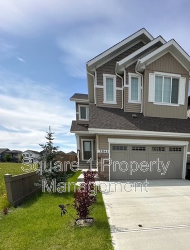 Edmonton House: 9846-225A Street