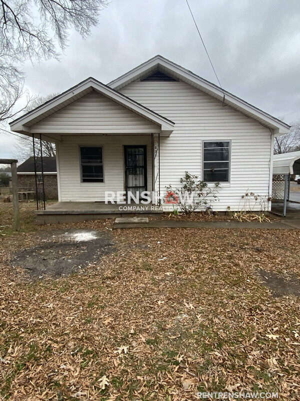 Dyersburg House: 521 Hike Ave