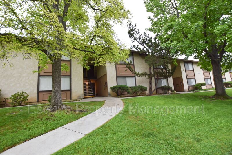 THOUSAND OAKS Condo: 1920 LOS FELIZ DRIVE