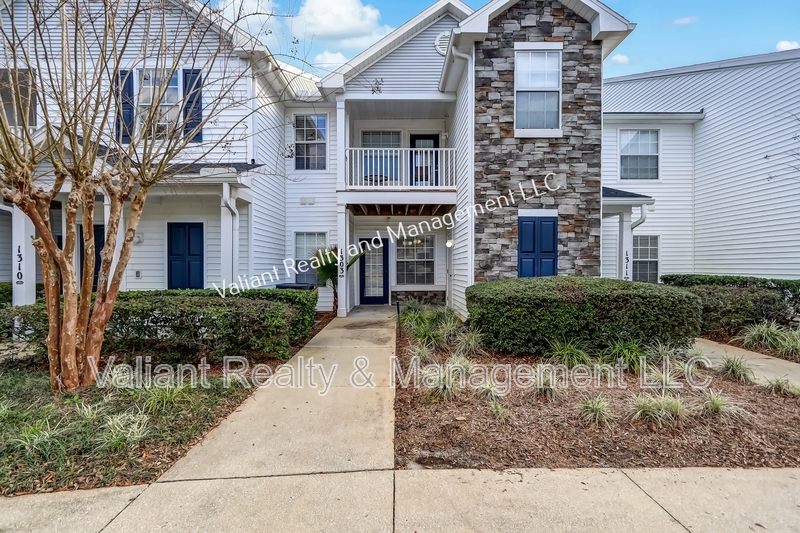 Orange Park House: 575 Oakleaf Plantation Parkway