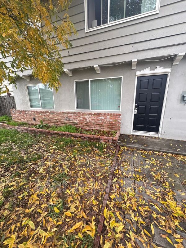 Sacramento Condo: 2840 Sweet Way