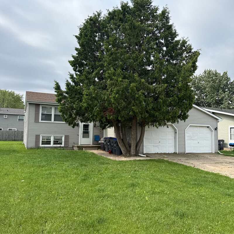 Neenah Condo: 326 Joseph St.