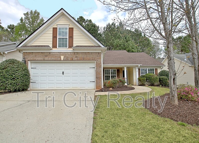 Newnan House: 341 Hunterian Place