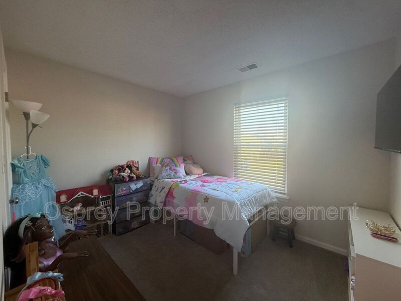 BeautifullyTownhome in Sought-After Indian Lakes * Ask Abut Our Zero Deposit* - Photo 9