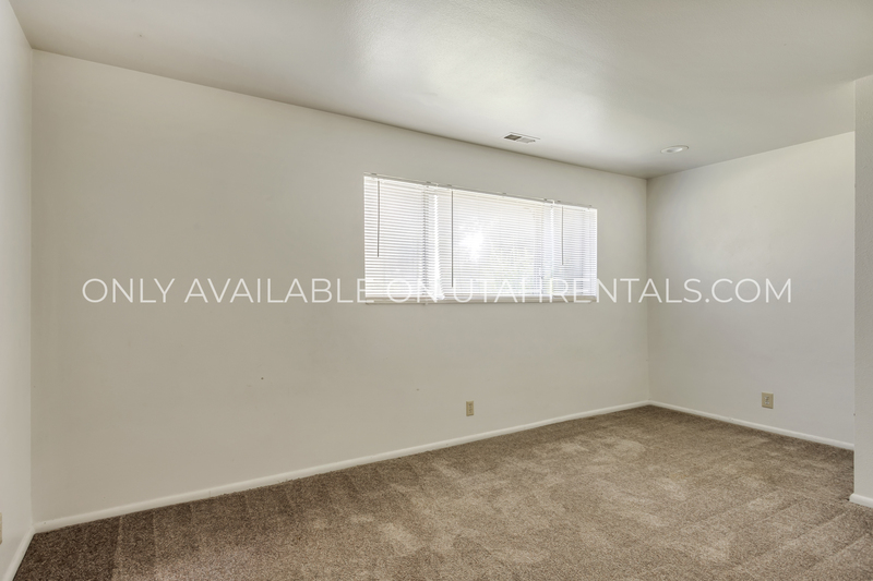 Provo House: 1760 N Willowbrook