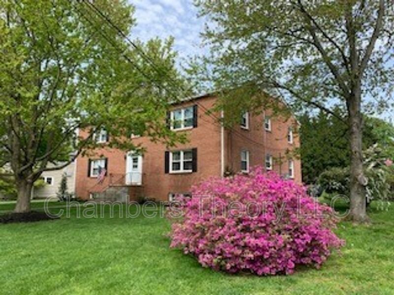 Purcellville Condo: 130 S 29th Street