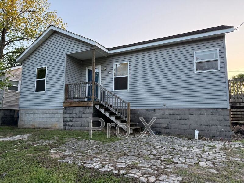 Carthage House: 1035 Prospect Ave