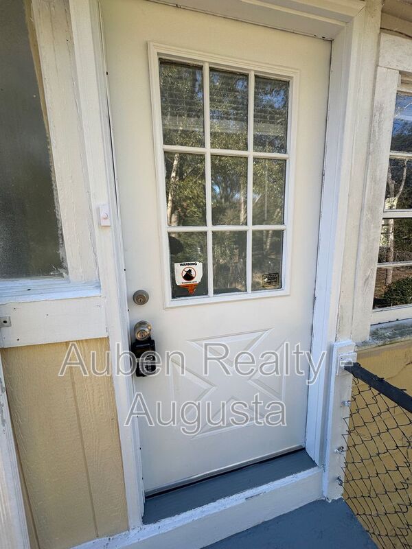 Augusta House: 1547 Heath Street