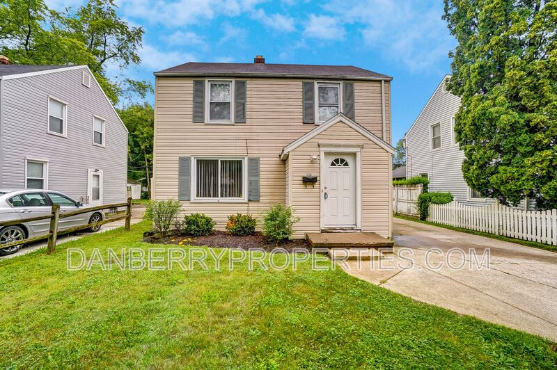 Toledo Condo: 1017 Searles Road - 1