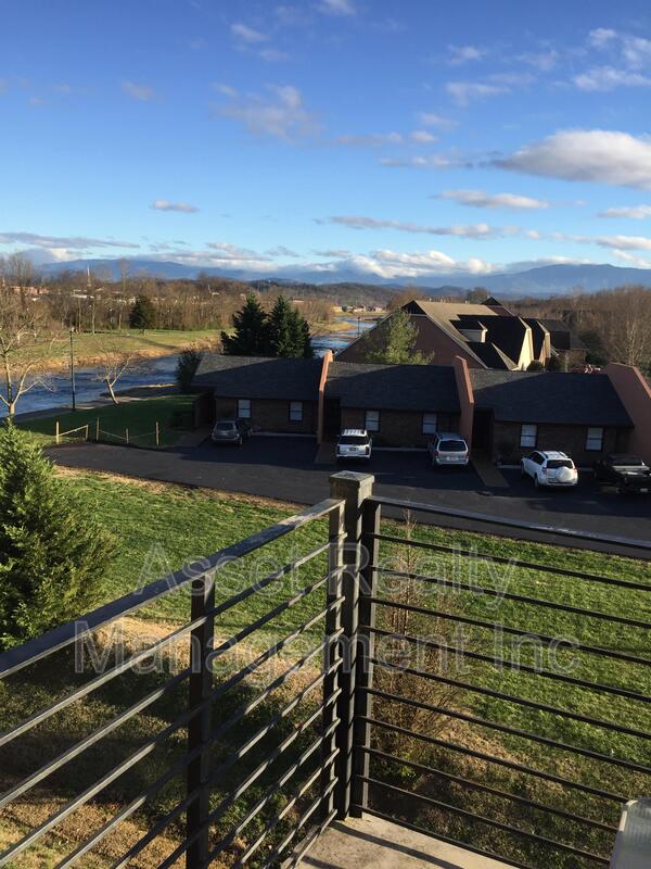 Sevierville Condo: 230 Hardin Lane - 107
