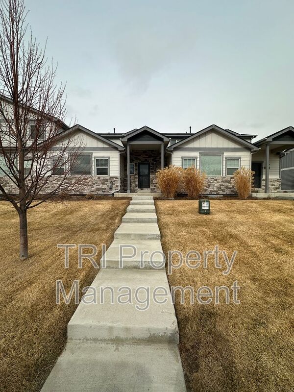 Windsor House: 218 E Chestnut St