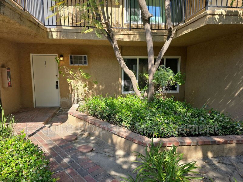 SIMI VALLEY House: 974 ASHLAND AVE UNIT1