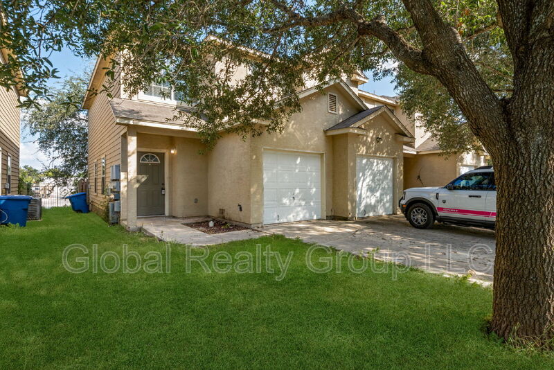 San Antonio Condo: 7802 Kingsbury Way