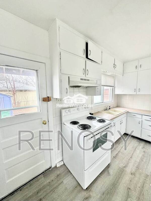 Windsor Heights House: 1534 63rd Street