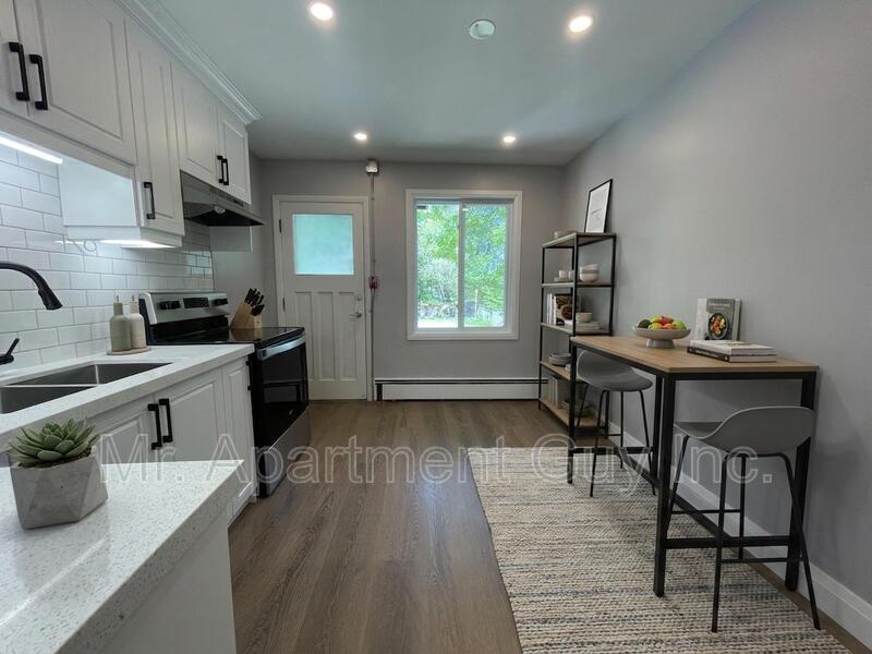 Kitchener Condo: 1148 Queens Boulevard
