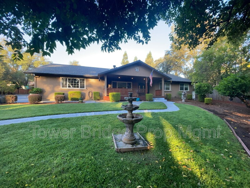 Fair Oaks House: 5770 Hoffman Lane