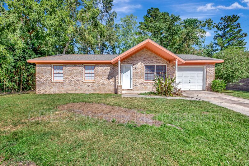 Ladson House: 1200 Margaret Drive