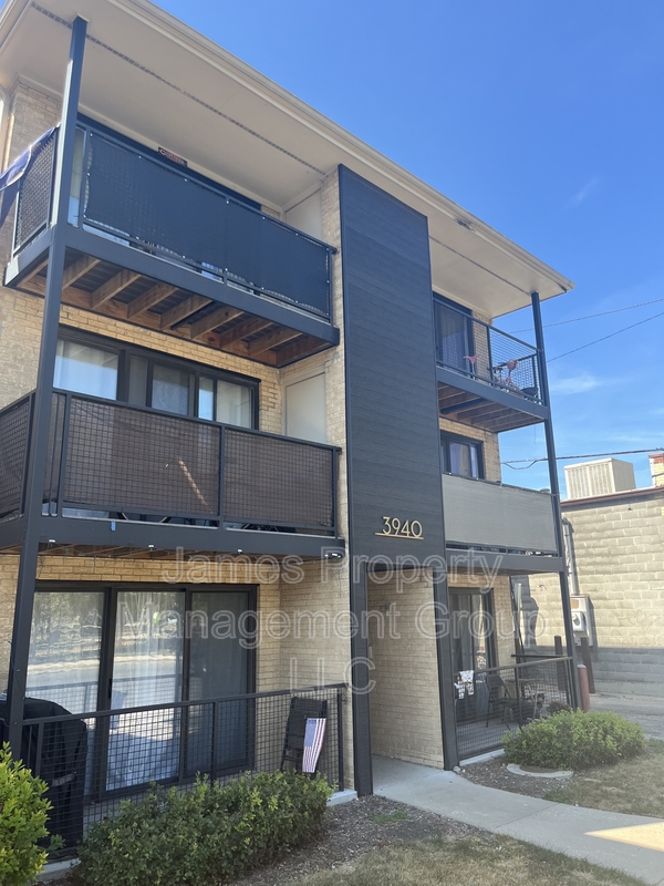 Chicago Condo: 3940 N. Narragansett 3S