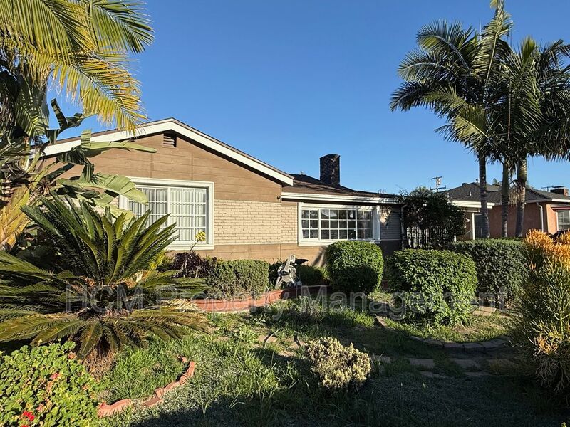 Long Beach House: 4238 Clark Ave