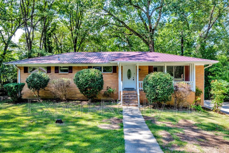 Centerpoint House: 2416 4th St NW