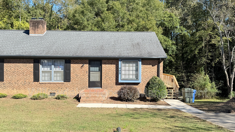 FUQUAY VARINA Condo: 405 Wade Street