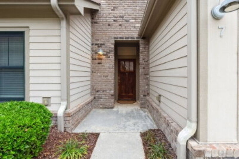 Southern Pines House: 7 Elk Ridge Lane