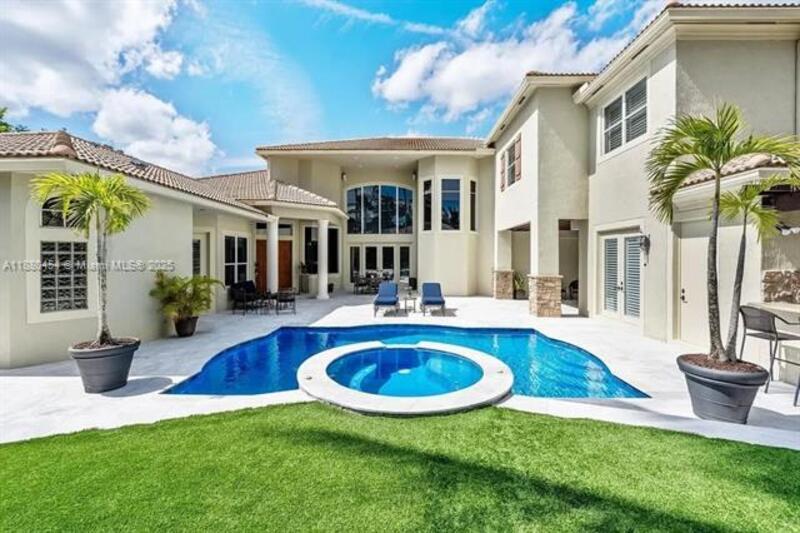 Parkland House: 8948 Pinebrook Court #8948